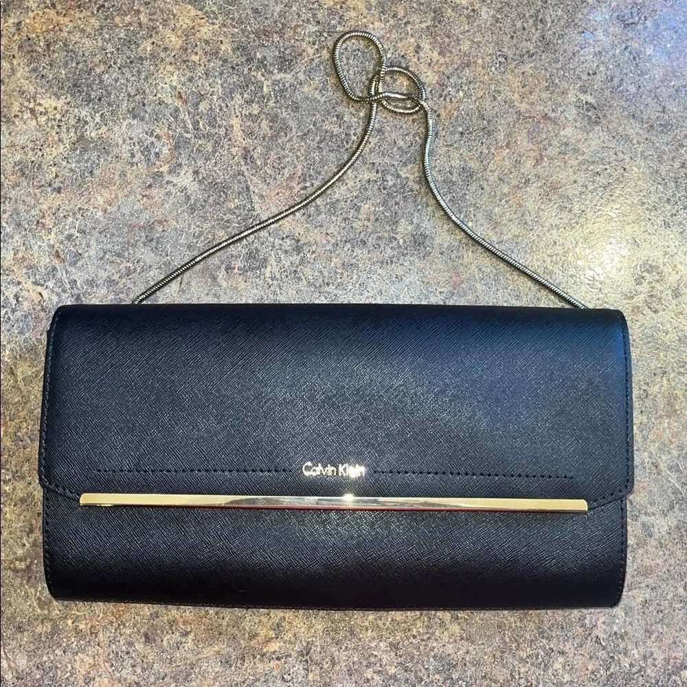 NEW Calvin Klein Cindy Saffiano Clutch Shoulder Bag β Black π€ - Picture 5 of 12